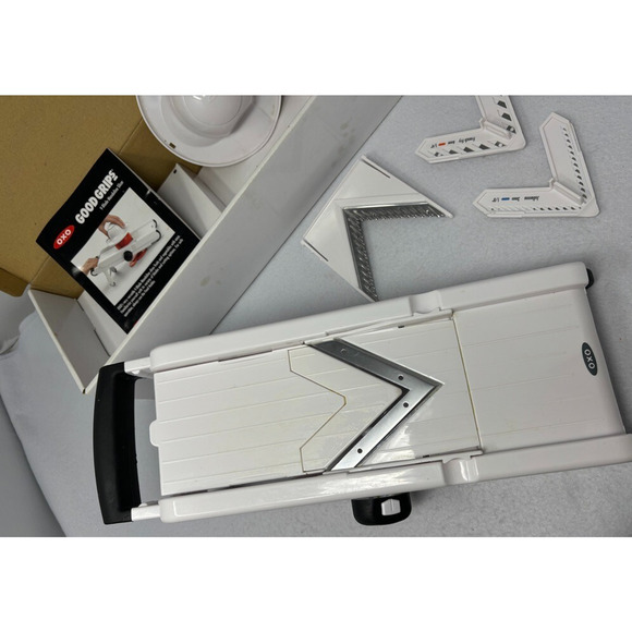 OXO Good Grips Mandoline Slicer V-Blade Straight Crinkle Julienne Adjustable - Picture 1 of 5